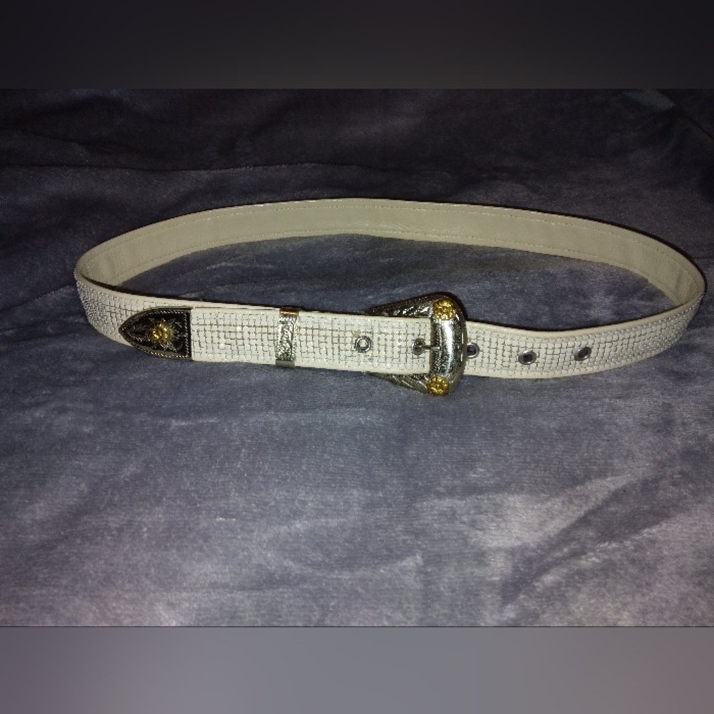 Belt With German Silver Buckle Floral goltone details western small flaw